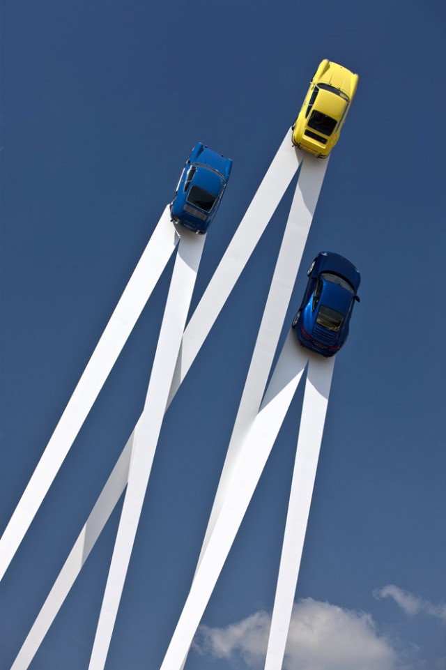 Porsche-Installation--640x961