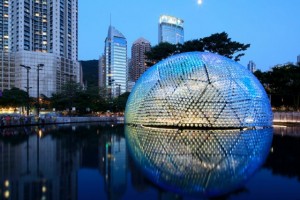 Lantern-Pavilion-made-from-Recycled-Water-Bottles3-640x452