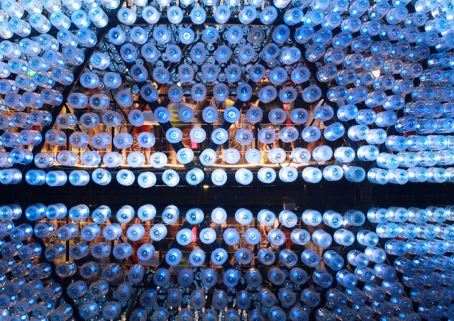 Lantern-Pavilion-made-from-Recycled-Water-Bottles9-640x452