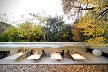 Selgas-Cano-Architecture-Officie-in-the-Woods-of-Madrid-2