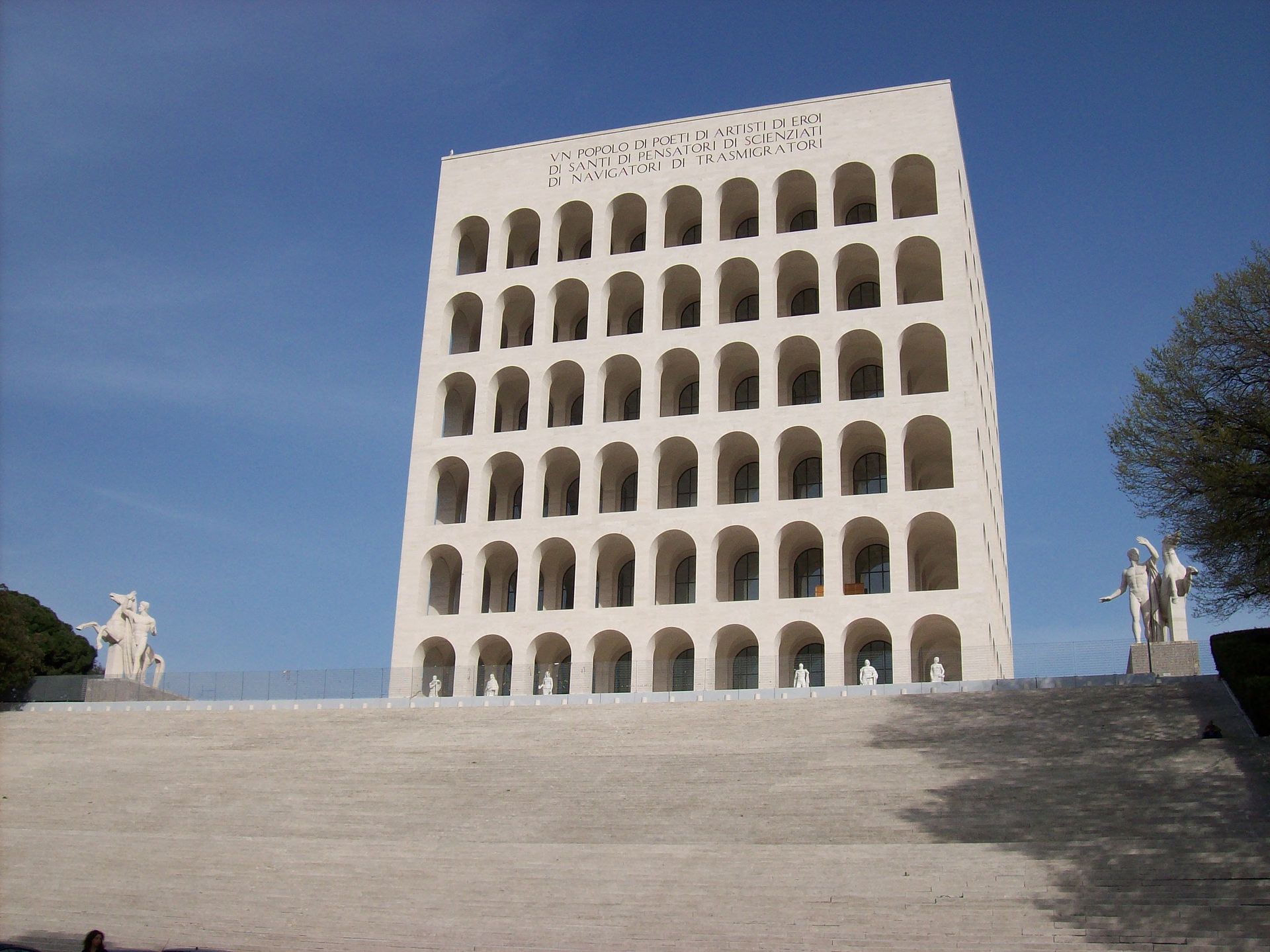 Roma_Palazzo_della_Civiltà_Italiana_lato_nordovest