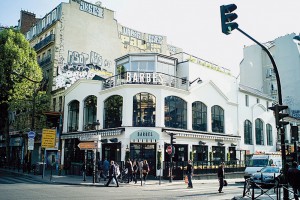 La Brasserie Barbès, symbole de la gentrification naissante dans un quartier historique.