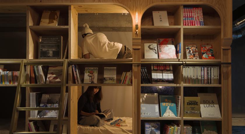 book-and-bed-tokyo-livre-hotel-litterature-spanky-few